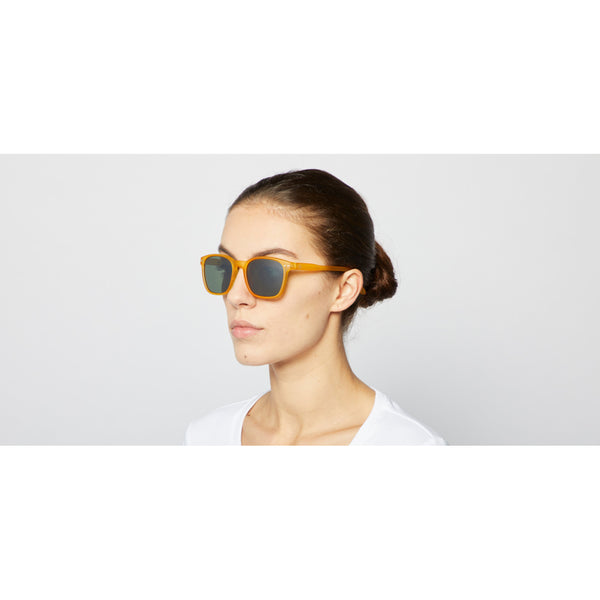 NAUTIC Yellow